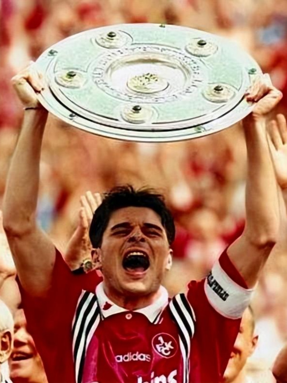 西汉姆训练开放日,加时末段主帅复盘引欢呼,德国杯在即,团队化学反应显著的简单介绍 西汉姆训练开放日,加时末段主帅复盘引欢呼,德国杯在即,团队化学反应显著的简单介绍