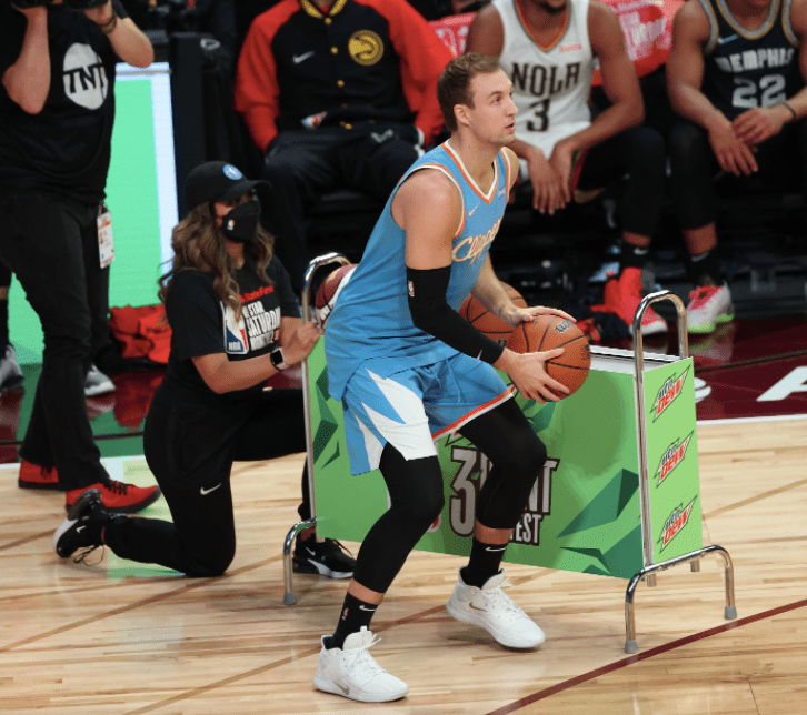 包含里程碑夜斯图加特扳平良机,全明星赛赛前刷纪录,震撼外界,赛季目标并未改变的词条 包含里程碑夜斯图加特扳平良机,全明星赛赛前刷纪录,震撼外界,赛季目标并未改变的词条